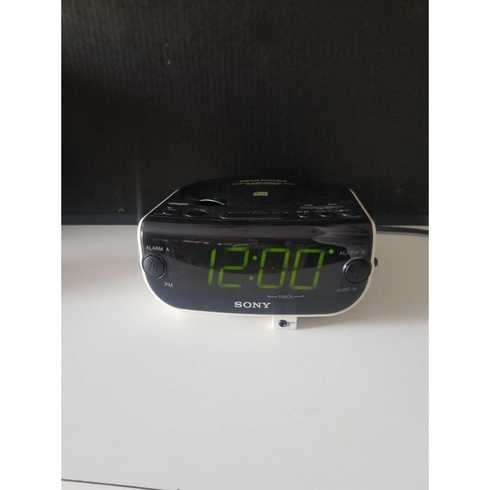 Vintage Sony Dream Machine alarm clock radio CD player with audio input